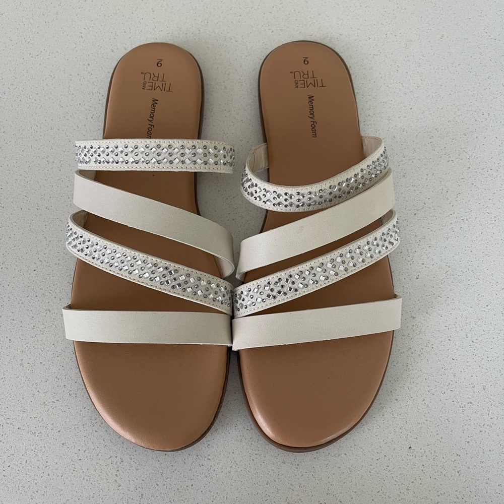 NWOT Time and Tru Rhinestone Sandals